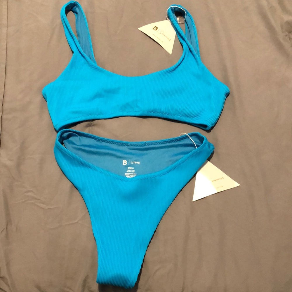 Chasing waterfalls top and bottom size small